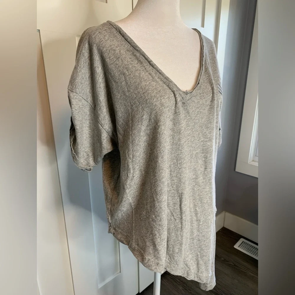 Free People Gray Short Sleeve Tee With Embroidered detail size XS - Picture 5 of 13